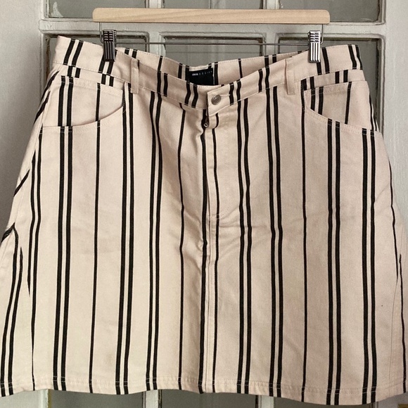 ASOS Design Denim A-line Mini Skirt in Mono Stripe Size L - Picture 1 of 4